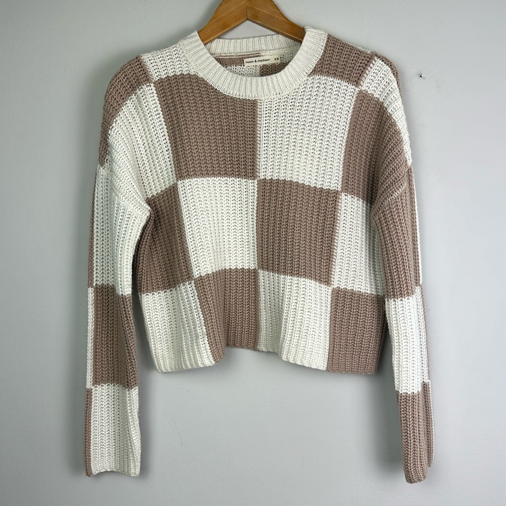 moon & madison Brown and White Checkered Sweater